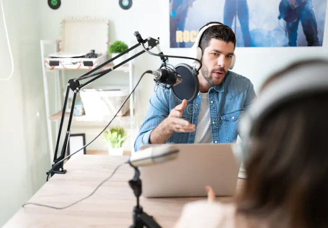 Listen to podcasts img